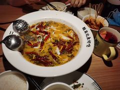 蘸汤吃的黑油条-新太二·鲜料川菜(万泰汇店)