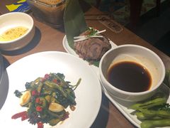 招牌酱牛腱-胖哥俩肉蟹煲(湖滨银泰in77店)