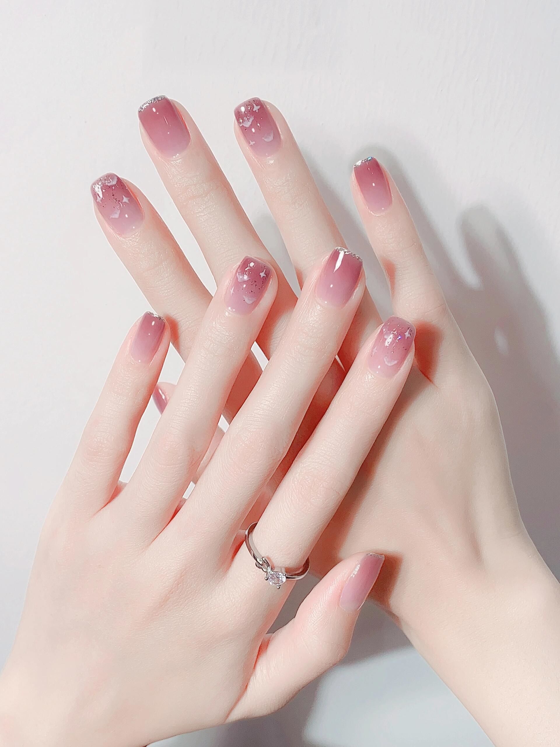 戳中心巴99一眼沦陷的夏日简约清新感美甲