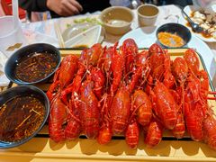 -肥肥虾庄·金牌油焖大虾(汉街SKP店)