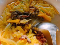 芹菜炒海蜇里子-老张烤羊(王哥庄店)