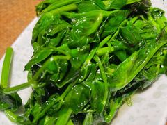 清炒豌豆尖-渝信川菜(西单店)