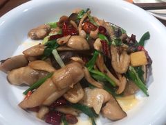 橄榄油炒三样蘑菇-周三的情书花园餐厅(江北店)