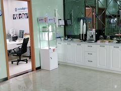 -茂菊口腔连锁(浦东南路店)