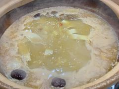 鸡煲花胶汤-港迹·鲜围煮海鲜火锅(湖州时代广场店)
