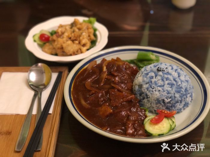 马来MO简餐.南洋风味料理(美食街店)仁当牛肉饭图片