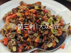 红三剁饭-缘生态云南菜·野生菌庭院餐厅(华侨城店)