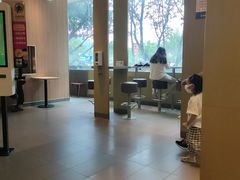大堂-麦当劳(龙洞店)