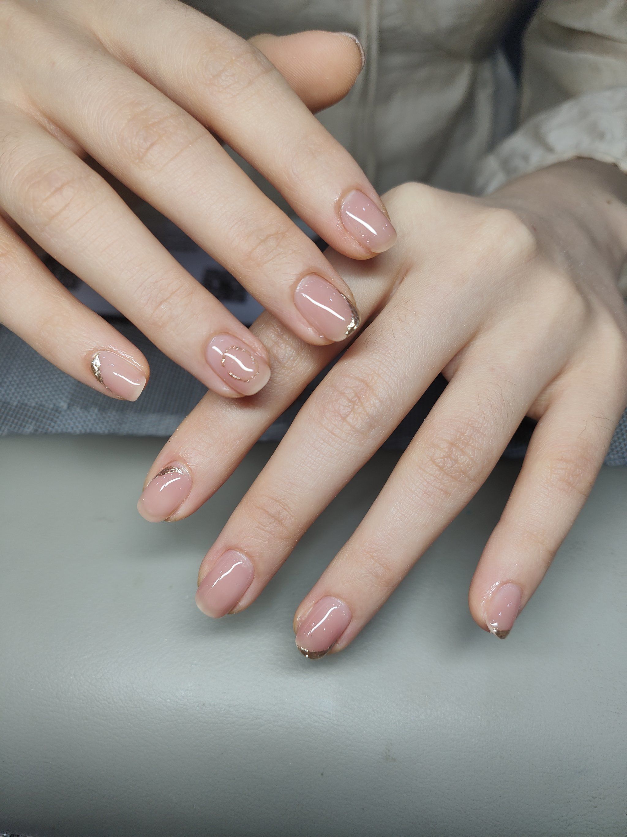 低调裸色,高调美丽——美甲9799新时尚