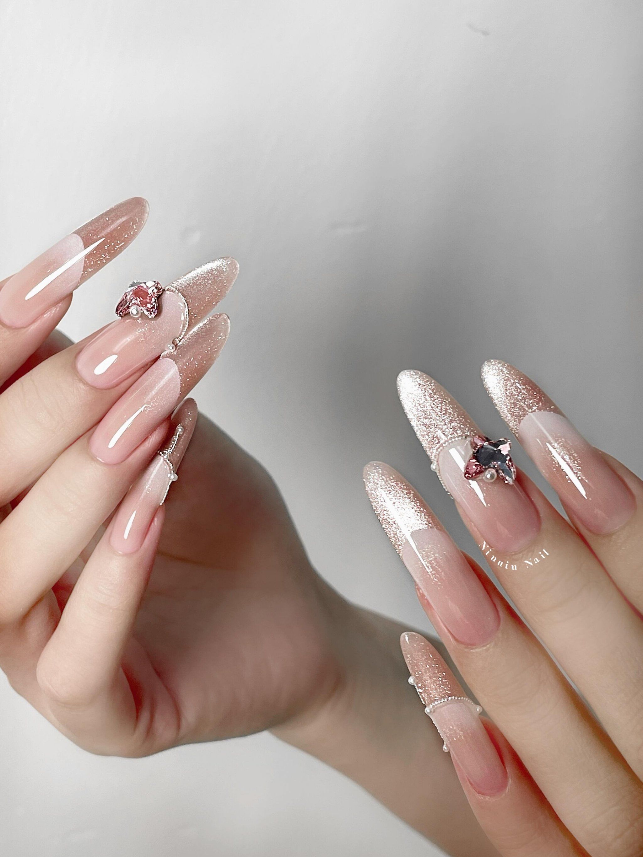 晶莹剔透的水晶甲设计