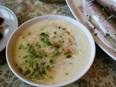 -鸿一饭店(隐秀路店)