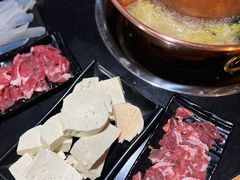 -果松木炭酸菜铜火锅·外婆参鸡汤