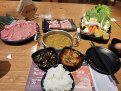 -呷哺呷哺(普陀乐购真北店)