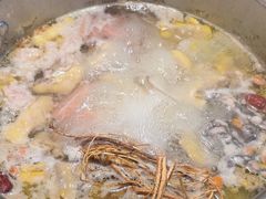 -一席地·本地鸡窝·杭帮鸡火锅(萧山银隆百货店)