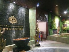 -泉城欧乐堡戏水湾艺术养生温泉