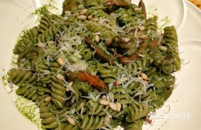 Shrimp Pesto Spiral Pasta