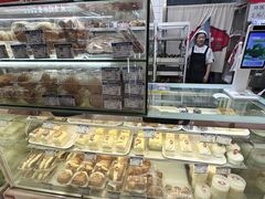 -白玉兰食品甜凤店(合生汇店)