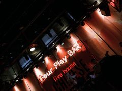-FOUR PLAY BAR