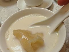 杏汁花膠湯-玛宝鲜海鲜酒家
