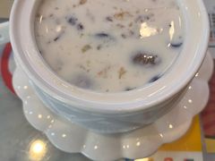 冰糖雪耳桃胶奶-广信牛奶甜品世家(台东店)