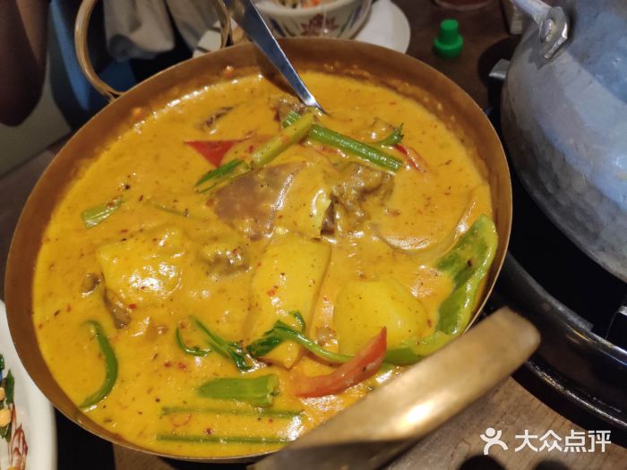 大头虾越式风味餐厅(光明广场店)越式咖喱牛腩煲图片