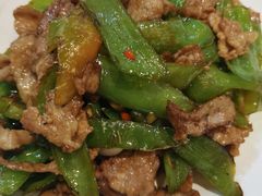 -鱼鲜饭香·招牌汽锅剁椒鱼头王