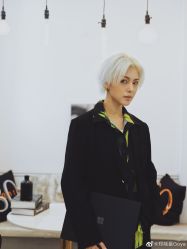 -变画·发型STUDIO