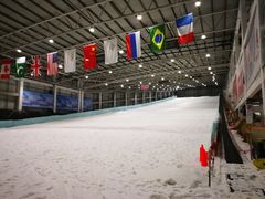 -乔波室内滑雪场