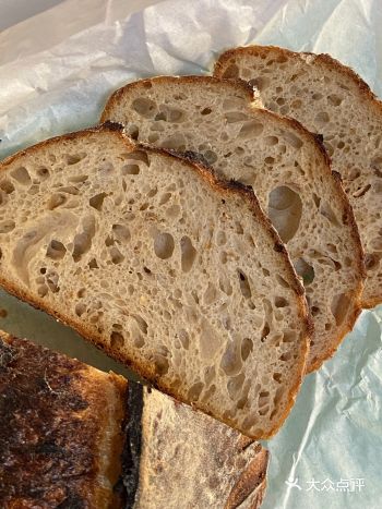 跑腿小哥路过长宁各种封路