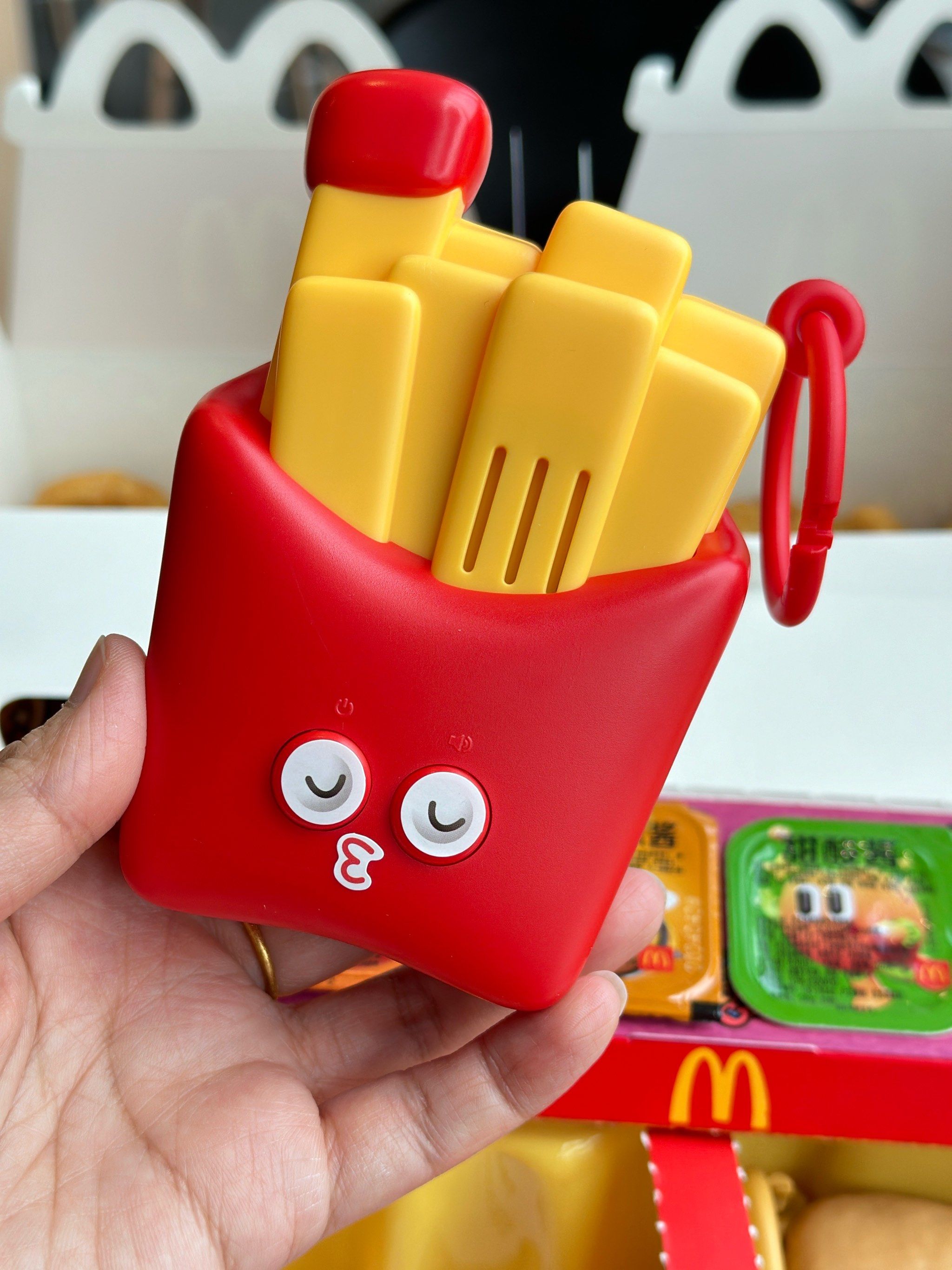 麦当劳玩转儿童新玩具