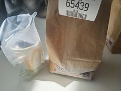 -麦当劳(上海虹桥站30B检票口楼上)