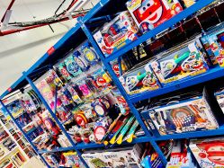 -逝水玩具折扣店