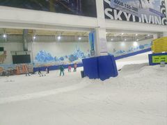 -乔波室内滑雪场