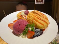 草莓家族超松软梳乎厘班戟-Ufufu cafe(天神巷店)