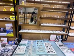 -罗伯特眼镜·蔡司官方授权(罗湖国贸店)