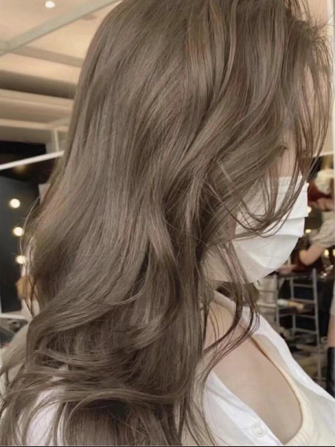 灰棕色发型