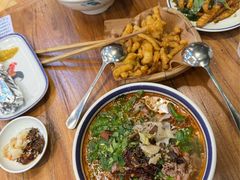 -云阿蛮云南生烫牛肉米线(奉贤路店)