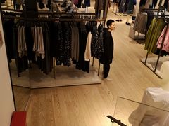 -COS(月星环球港店)