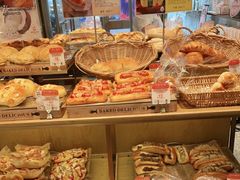 面包甜点陈列柜-西村叔叔的店·面包·甜品·蛋糕(崂山丽达店)