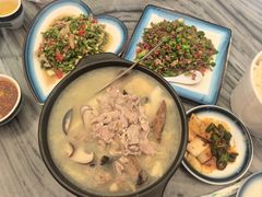 -四方小吃·白族庭院餐厅
