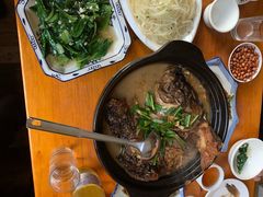 -临江餐馆二楼美食部落