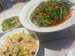 -阿瓦山寨·湘菜现炒·剁椒鱼头王(咸阳总店)
