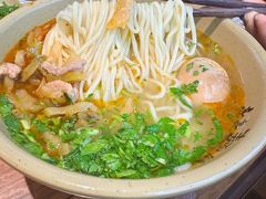 -亮亮面馆(经六路店)