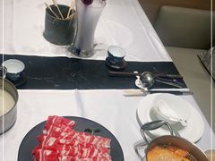 -红鼎豆捞·非遗鲍皇汤火锅(宝丰路店)