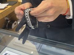 -亨吉利世界名表中心(砂之船奥莱店)