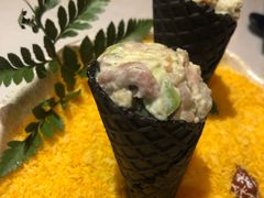 三文鱼牛油果手卷-荟廷·晶萃(陆家嘴尚悦湾店)