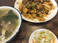 -伊犁阿社面肺子丸子汤专卖(新民路店)