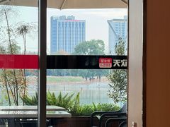 -七欣天香辣蟹火锅(闵行浦江欢乐颂店)