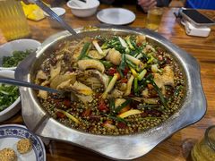 -乡土特色.冷锅鱼.牦牛肉汤锅