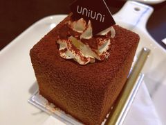 小布朗-UNI UNI(环亚凯瑟琳店)